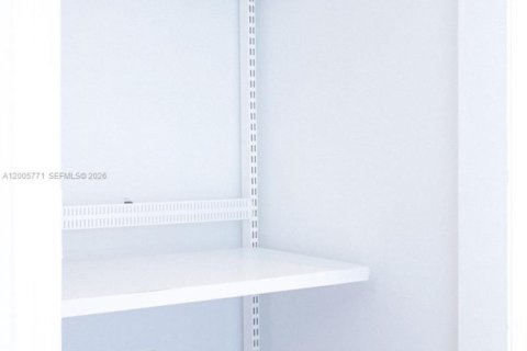 Condo in Miami, Florida, 1 bedroom  № 2069568 - photo 14