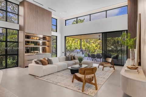Casa en venta en Miami Shores, Florida, 5 dormitorios, 474.64 m2 № 2031365 - foto 2