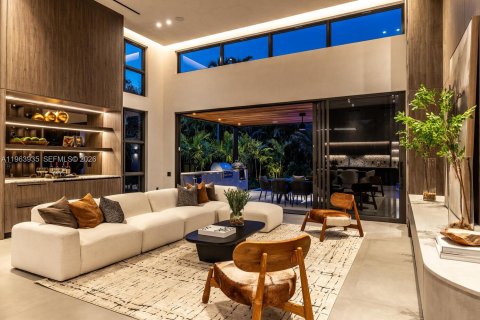 Casa en venta en Miami Shores, Florida, 5 dormitorios, 474.64 m2 № 2031365 - foto 8