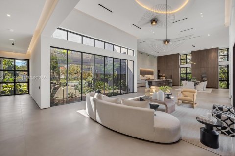 Casa en venta en Miami Shores, Florida, 5 dormitorios, 474.64 m2 № 2031365 - foto 3