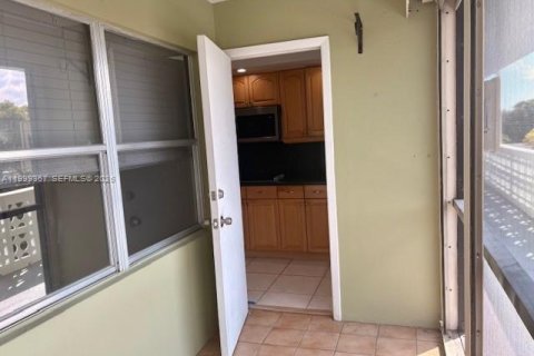 Copropriété à louer à Hollywood, Floride: 1 chambre, 55.46 m2 № 2064105 - photo 7