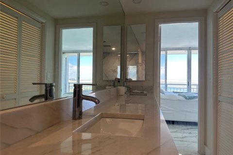 Condo in Clearwater, Florida, 2 bedrooms  № 1910288 - photo 19