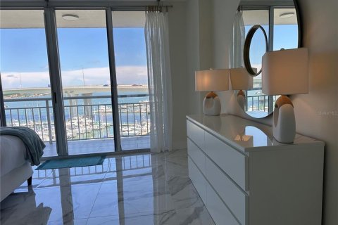 Condo in Clearwater, Florida, 2 bedrooms  № 1910288 - photo 17