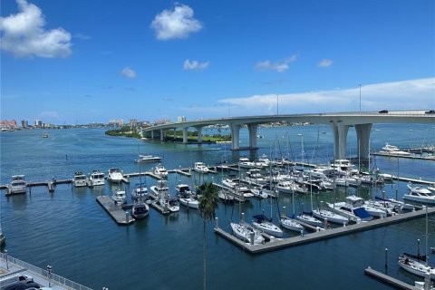 Condo in Clearwater, Florida, 2 bedrooms  № 1910288 - photo 2