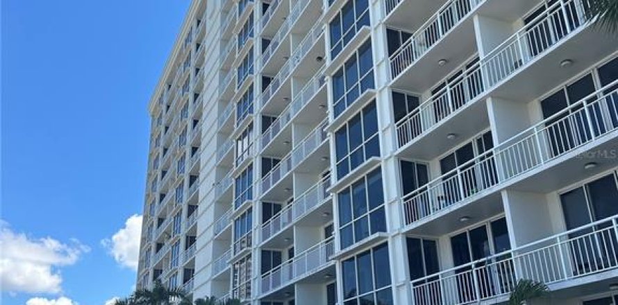 Condominio en Clearwater, Florida, 2 dormitorios № 1910288