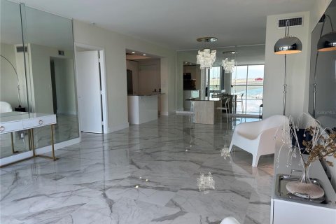 Condo in Clearwater, Florida, 2 bedrooms  № 1910288 - photo 8