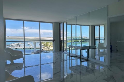 Condo in Clearwater, Florida, 2 bedrooms  № 1910288 - photo 4
