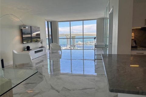 Condo in Clearwater, Florida, 2 bedrooms  № 1910288 - photo 6