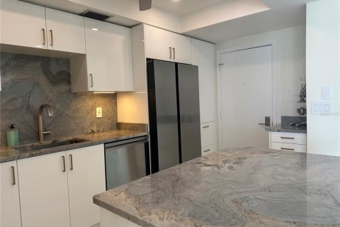 Condo in Clearwater, Florida, 2 bedrooms  № 1910288 - photo 12