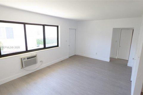 Villa ou maison à louer à Miami Beach, Floride: 1 chambre, 292.64 m2 № 2172692 - photo 7