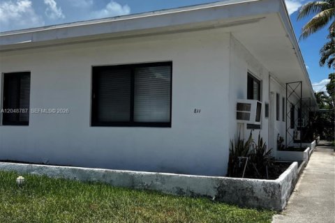 Villa ou maison à louer à Miami Beach, Floride: 1 chambre, 292.64 m2 № 2172692 - photo 19