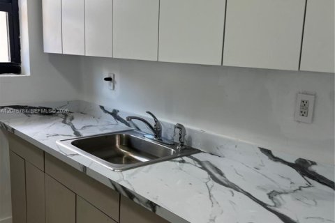 Villa ou maison à louer à Miami Beach, Floride: 1 chambre, 292.64 m2 № 2172692 - photo 10
