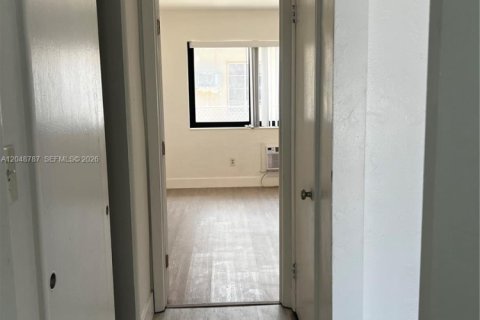 Villa ou maison à louer à Miami Beach, Floride: 1 chambre, 292.64 m2 № 2172692 - photo 15