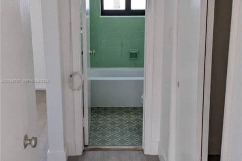 Villa ou maison à louer à Miami Beach, Floride: 1 chambre, 292.64 m2 № 2172692 - photo 6