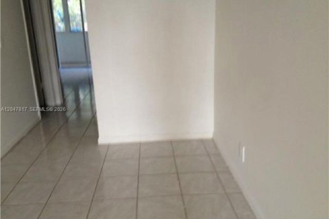 Copropriété à louer à West Palm Beach, Floride: 1 chambre, 52.95 m2 № 2283257 - photo 2