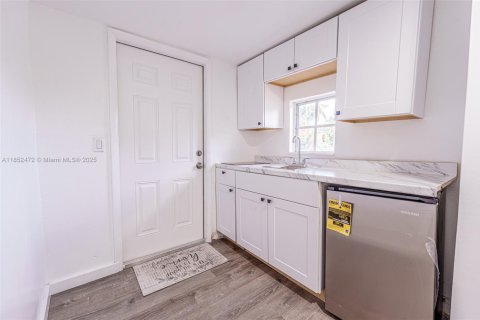 House in Delray Beach, Florida 1 bedroom, 46.45 sq.m. № 1888899 - photo 7