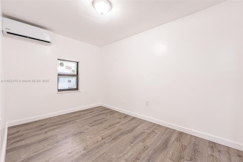 House in Delray Beach, Florida 1 bedroom, 46.45 sq.m. № 1888899 - photo 5