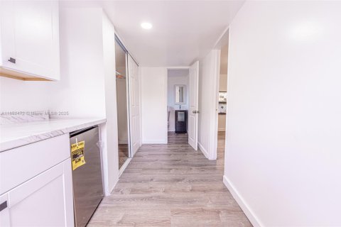 House in Delray Beach, Florida 1 bedroom, 46.45 sq.m. № 1888899 - photo 9