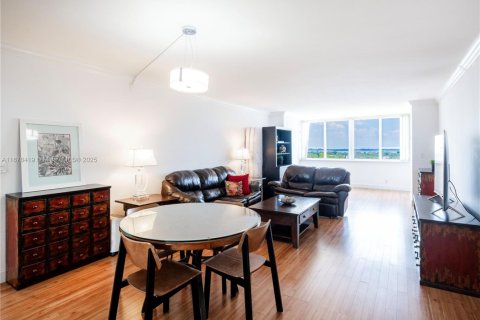 Copropriété à vendre à Miami Beach, Floride: 1 chambre, 91.23 m2 № 1927318 - photo 4