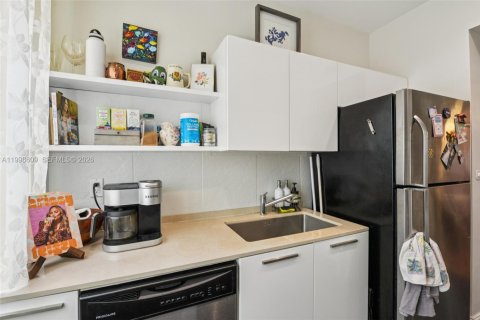 Condominio en venta en Miami Beach, Florida, 2 dormitorios, 65.68 m2 № 2168695 - foto 13