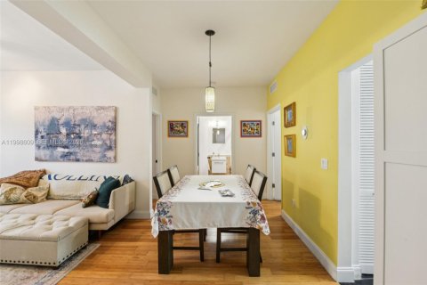 Condominio en venta en Miami Beach, Florida, 2 dormitorios, 65.68 m2 № 2168695 - foto 6