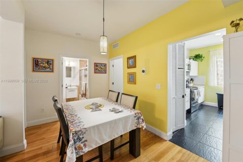 Condominio en venta en Miami Beach, Florida, 2 dormitorios, 65.68 m2 № 2168695 - foto 5