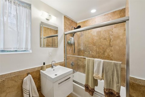 Condominio en venta en Miami Beach, Florida, 2 dormitorios, 65.68 m2 № 2168695 - foto 15
