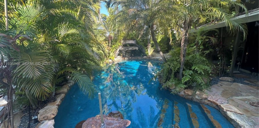 Villa ou maison à Lighthouse Point, Floride 4 chambres, 251.77 m2 № 1994300