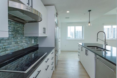 Condominio en alquiler en Orlando, Florida, 2 dormitorios, 196.95 m2 № 1918310 - foto 13