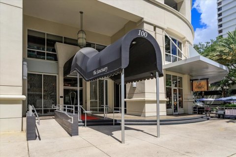 Condominio en alquiler en Orlando, Florida, 2 dormitorios, 196.95 m2 № 1918310 - foto 2