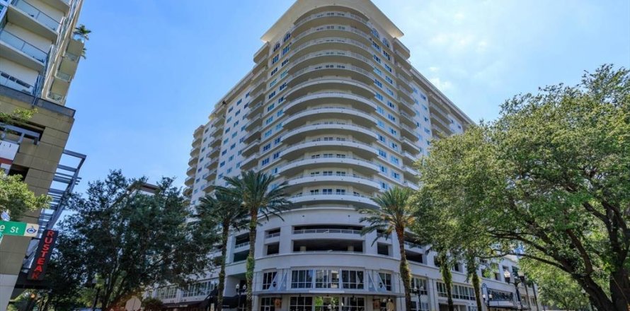 Condo in Orlando, Florida, 2 bedrooms № 1918310