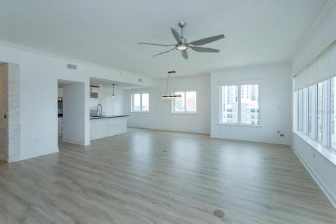 Condominio en alquiler en Orlando, Florida, 2 dormitorios, 196.95 m2 № 1918310 - foto 6