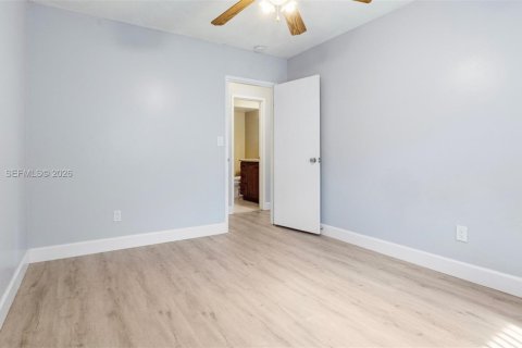 Casa en venta en Margate, Florida, 4 dormitorios, 164.9 m2 № 2028152 - foto 15