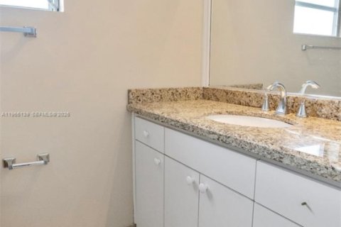 Casa en venta en Margate, Florida, 4 dormitorios, 164.9 m2 № 2028152 - foto 29