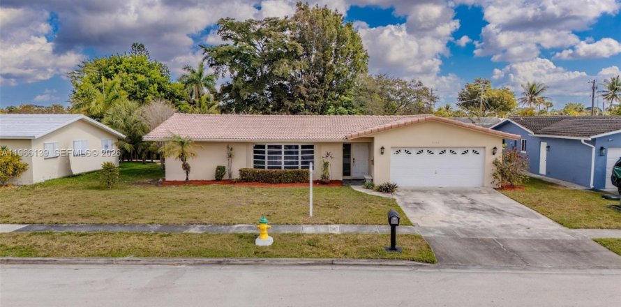 Casa en Margate, Florida 4 dormitorios, 164.9 m2 № 2028152