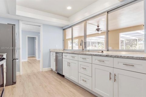 Casa en venta en Margate, Florida, 4 dormitorios, 164.9 m2 № 2028152 - foto 9