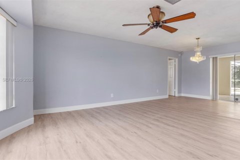 Casa en venta en Margate, Florida, 4 dormitorios, 164.9 m2 № 2028152 - foto 4