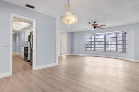 Casa en venta en Margate, Florida, 4 dormitorios, 164.9 m2 № 2028152 - foto 6