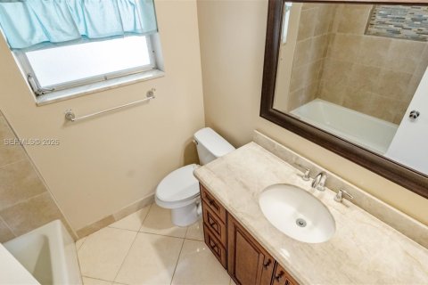 Casa en venta en Margate, Florida, 4 dormitorios, 164.9 m2 № 2028152 - foto 16