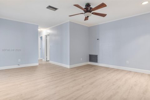 Casa en venta en Margate, Florida, 4 dormitorios, 164.9 m2 № 2028152 - foto 12