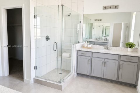 House in Lake Worth, Florida 3 bedrooms, 215.25 sq.m. № 2429787 - photo 17