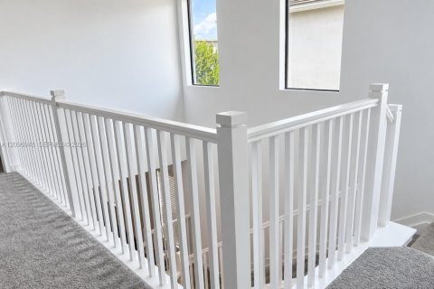House in Lake Worth, Florida 3 bedrooms, 215.25 sq.m. № 2429787 - photo 14
