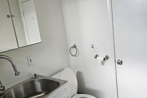 Снять в аренду виллу или дом в Пальметто-Бей, Флорида 2 спальни, 74.32м2, № 1992187 - фото 5