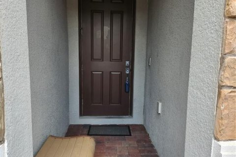 Townhouse in Davenport, Florida 4 bedrooms, 188.22 sq.m. № 2211649 - photo 24