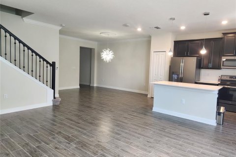 Townhouse in Davenport, Florida 4 bedrooms, 188.22 sq.m. № 2211649 - photo 4