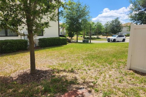 Townhouse in Davenport, Florida 4 bedrooms, 188.22 sq.m. № 2211649 - photo 21