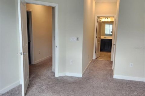 Townhouse in Davenport, Florida 4 bedrooms, 188.22 sq.m. № 2211649 - photo 10