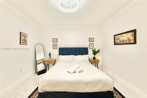 Купить виллу или дом в Уилтон-Мэнорс, Флорида 4 спальни, 257.15м2, № 2006630 - фото 14