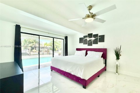 Купить виллу или дом в Уилтон-Мэнорс, Флорида 4 спальни, 257.15м2, № 2006630 - фото 11