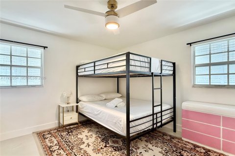 Купить виллу или дом в Уилтон-Мэнорс, Флорида 4 спальни, 257.15м2, № 2006630 - фото 15